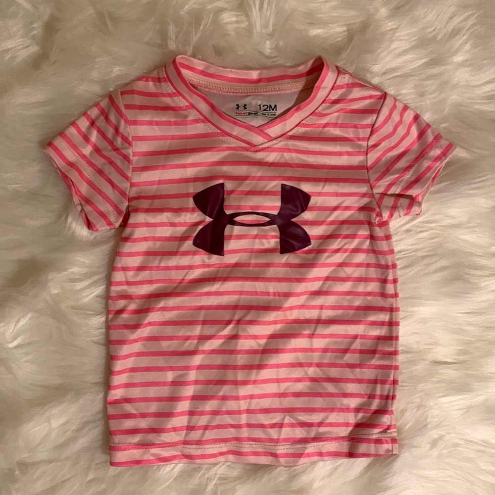 Under Armour. 12M. Stripe v-neck tshirt.